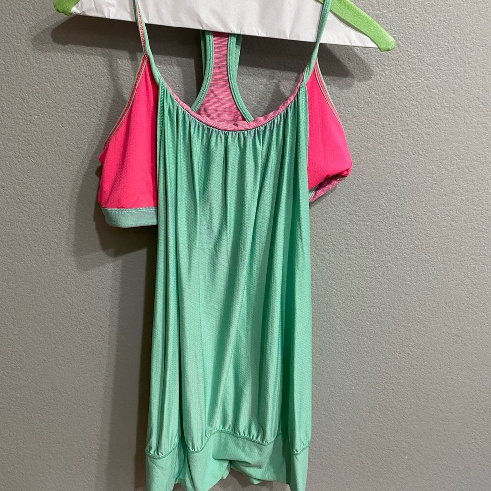 Lululemon top